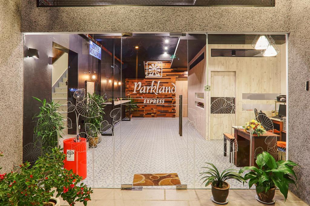 Parkland Express Hotel